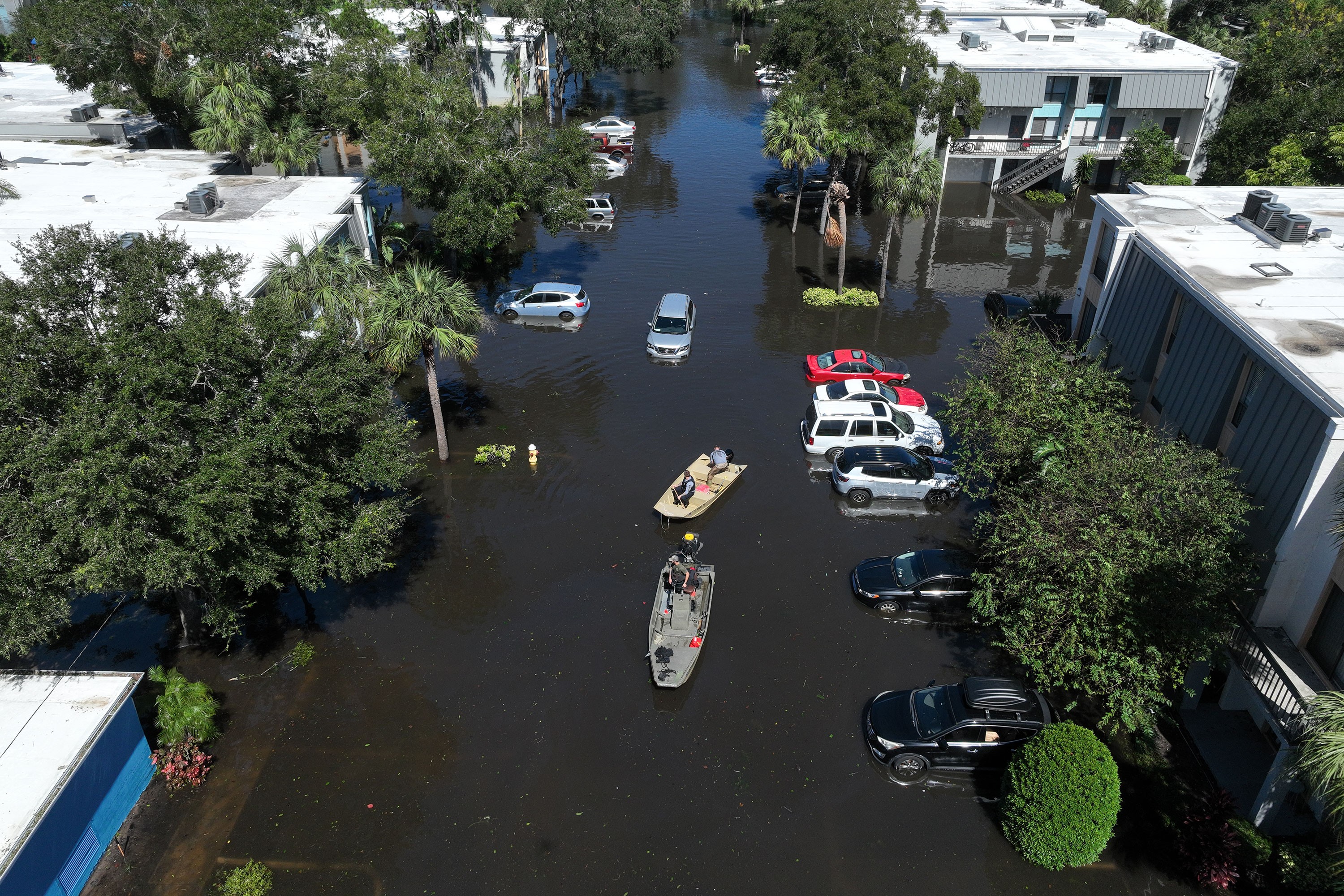 ABD'nin Florida eyaletinde Milton Kasırgası 3 kategorisiyle karaya vurdu