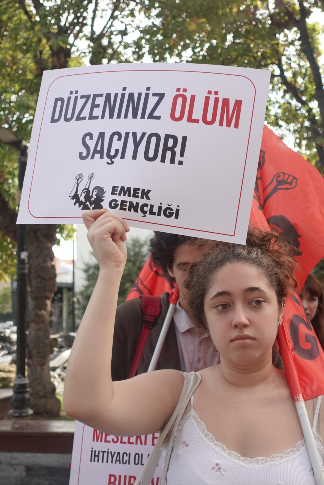 EMEP İstanbul İl Milli Eğitim önünde MESEM'e karşı açıklama yaptı 