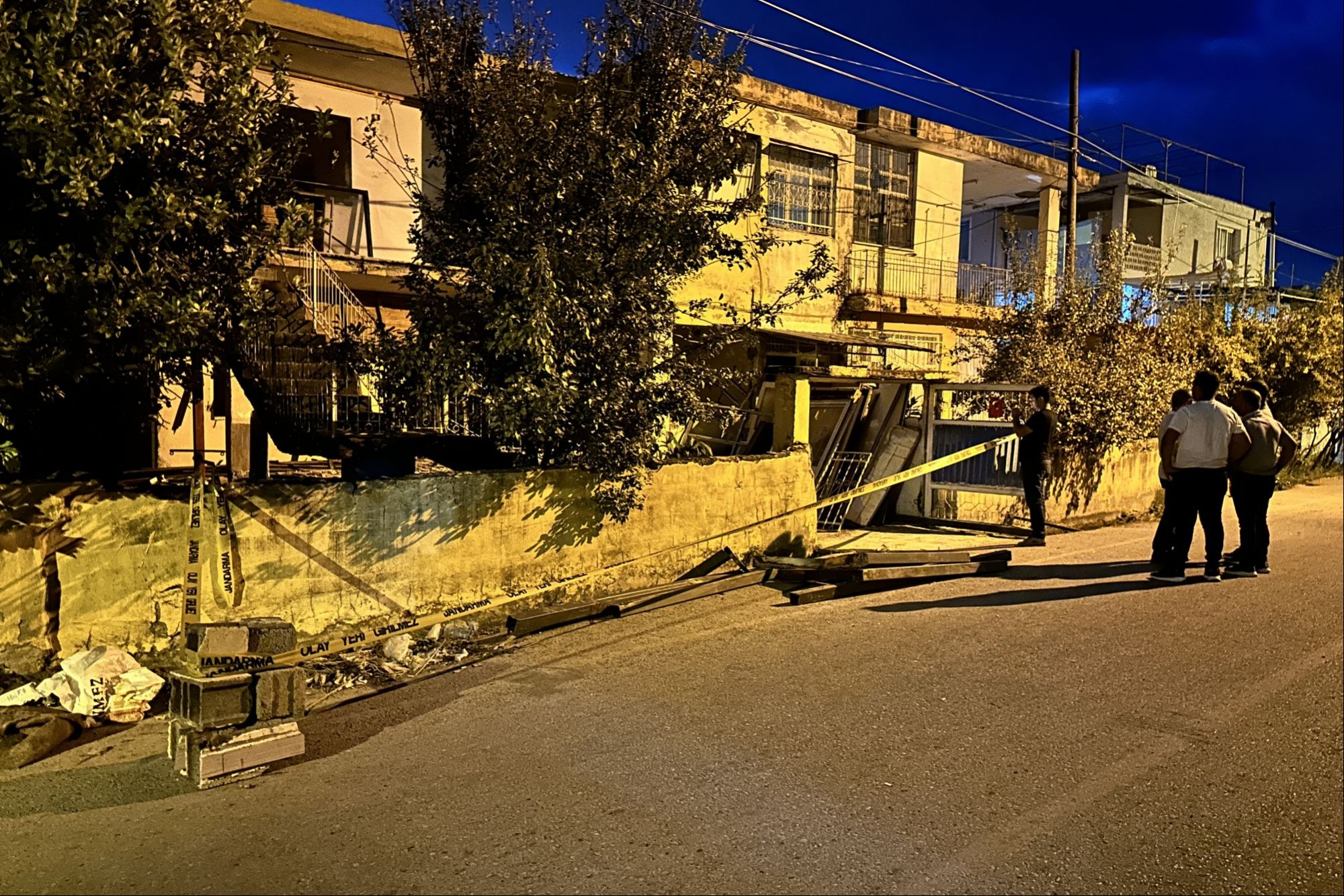 Hatay'da çöken bina.