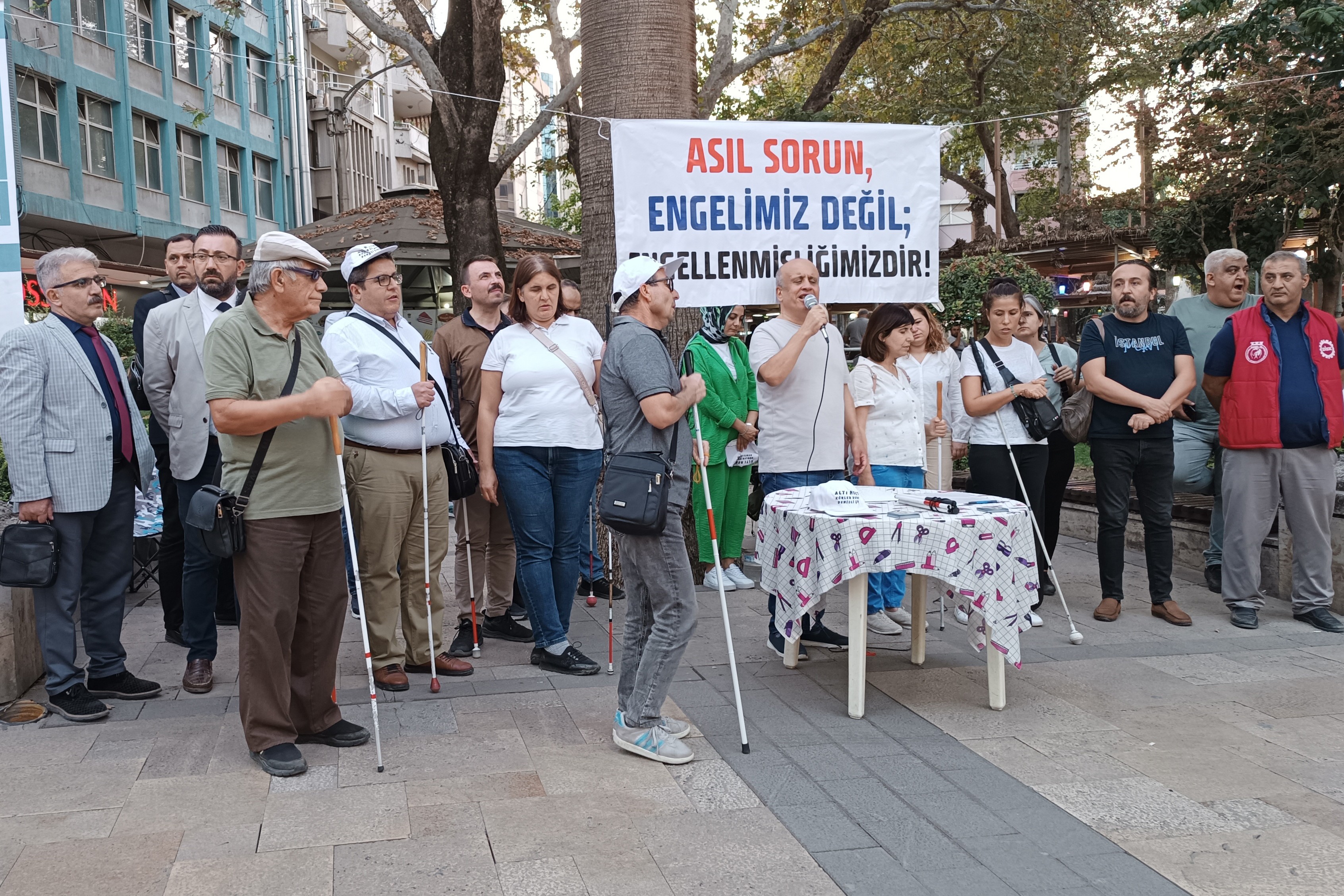 Altı Nokta Körler Derneği basın açıklaması 