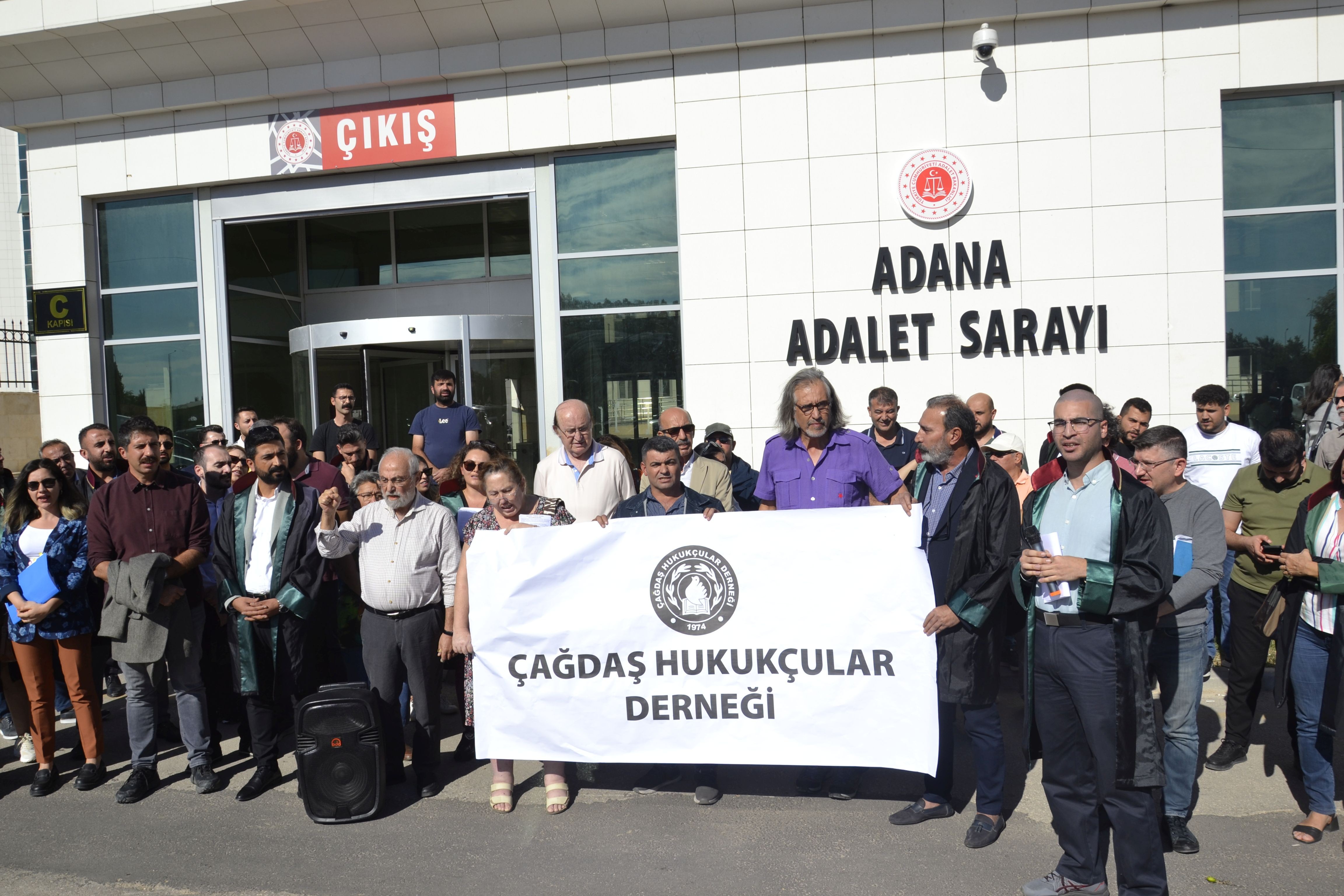 Adana Adalet Sarayı önünde basın açıklaması