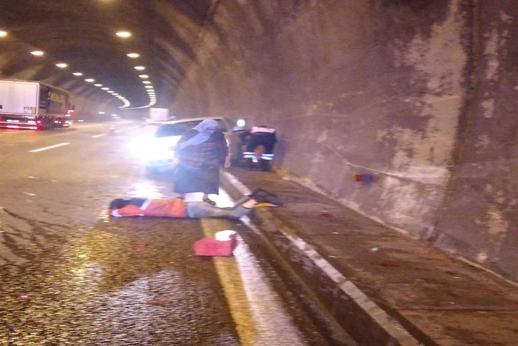 Bolu Tüneli'nde çalışırken aracın çarptığı işçiler 