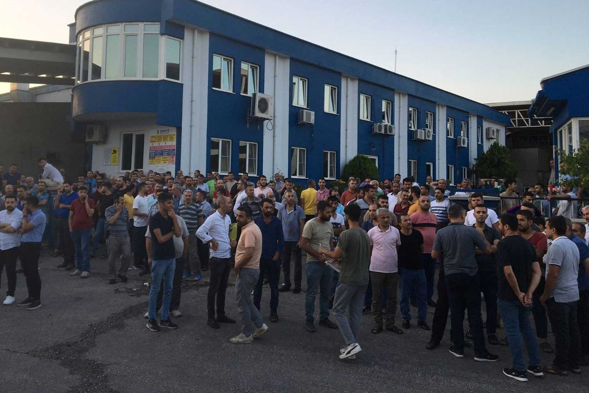 Antep Başpınar İşçileri Fabrika önünde