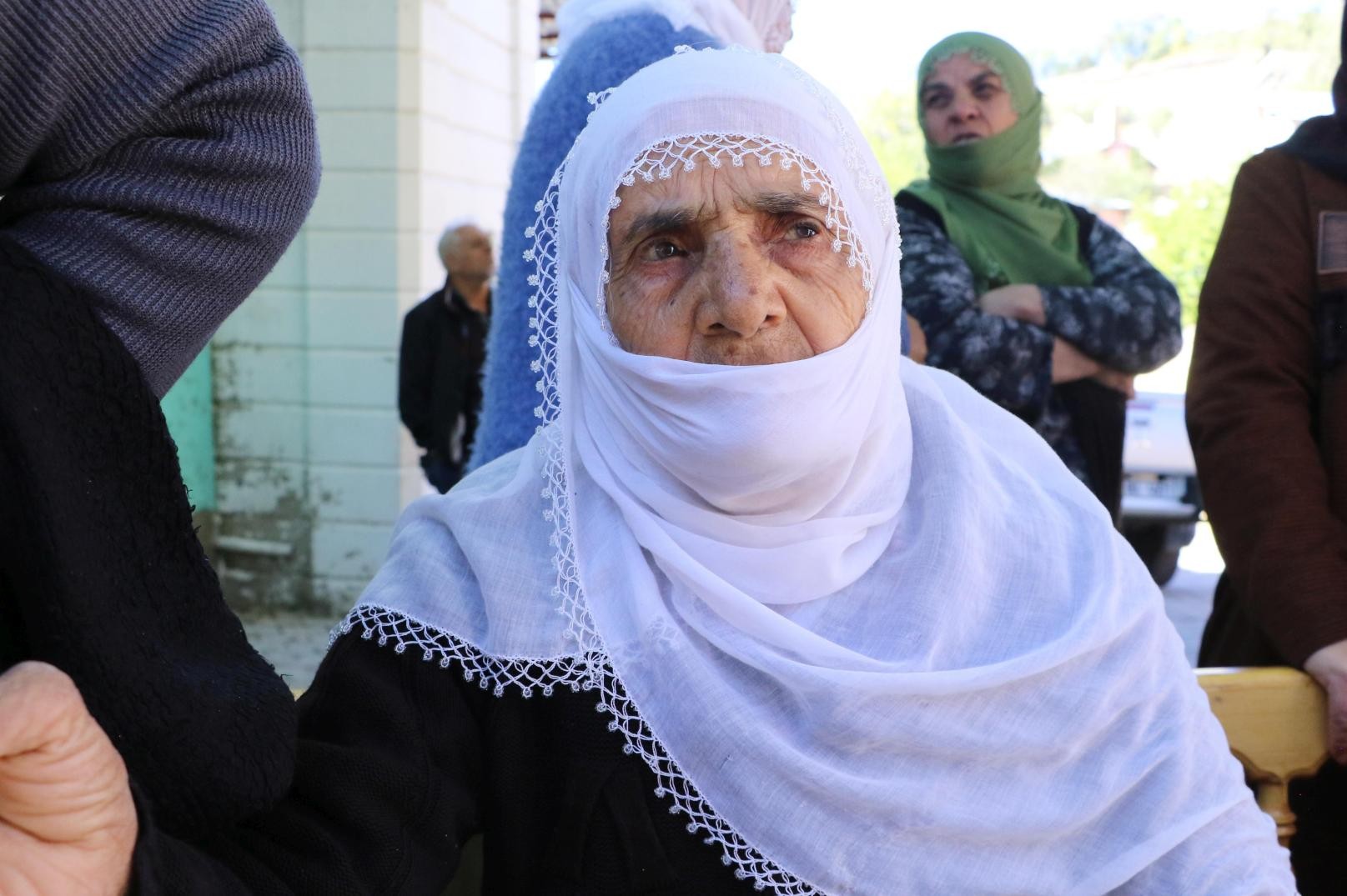 Madene karşı çıkan köylü Emine Akkum