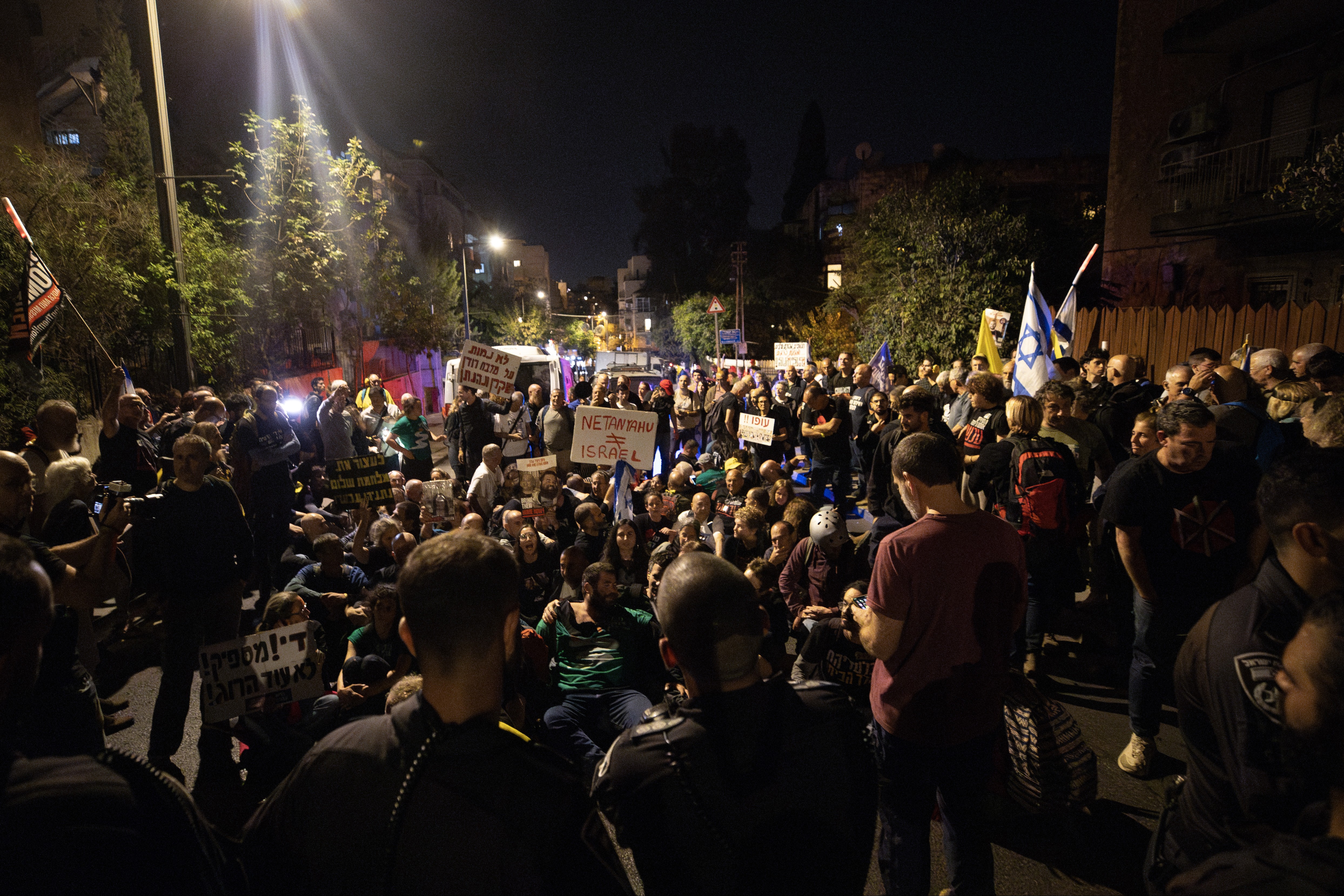 İsrail'de Netanyahu'nun evinin önündeki protestoda 9 kişi gözaltına alındı