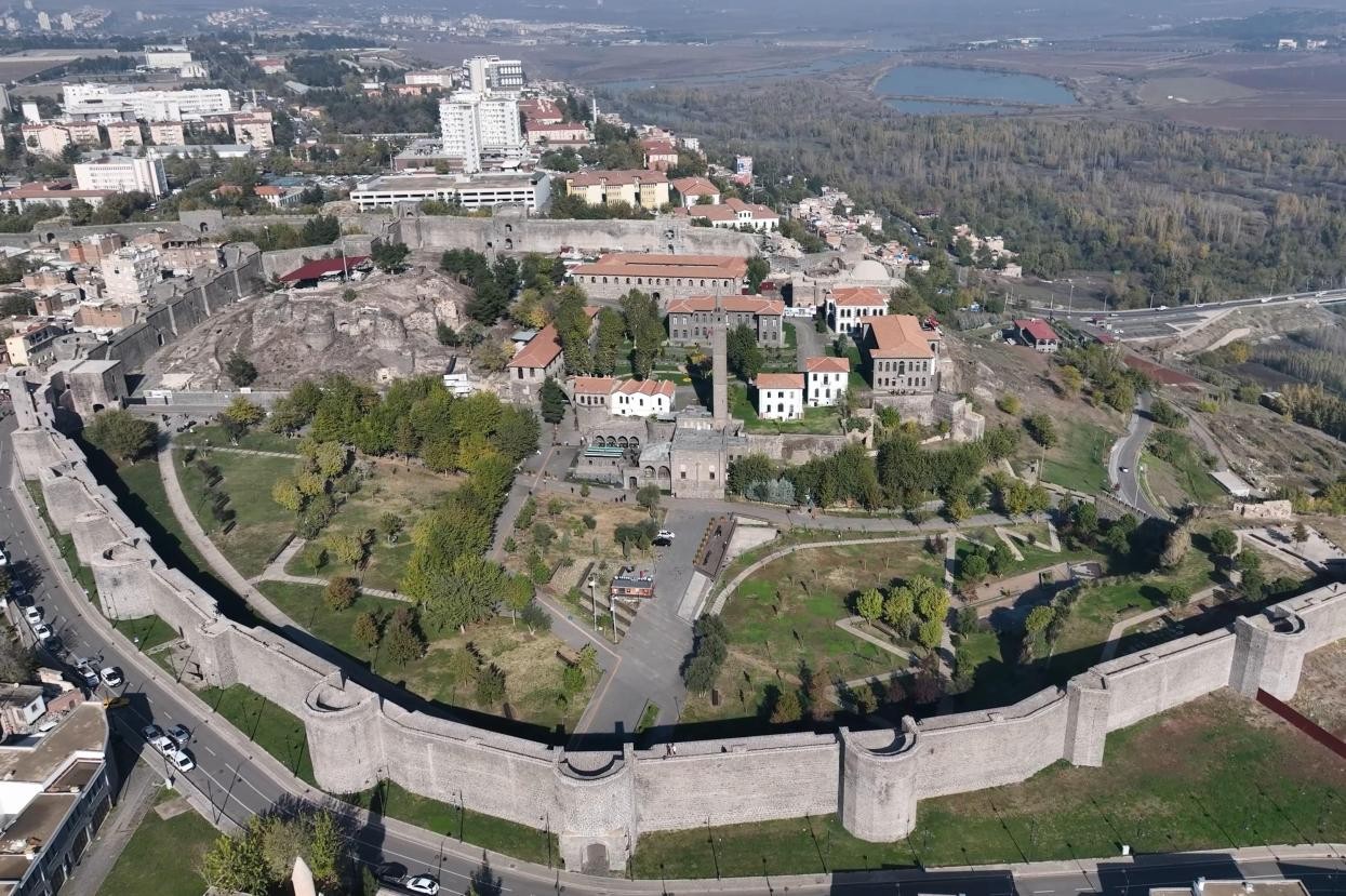 Diyarbakır tarihi surları