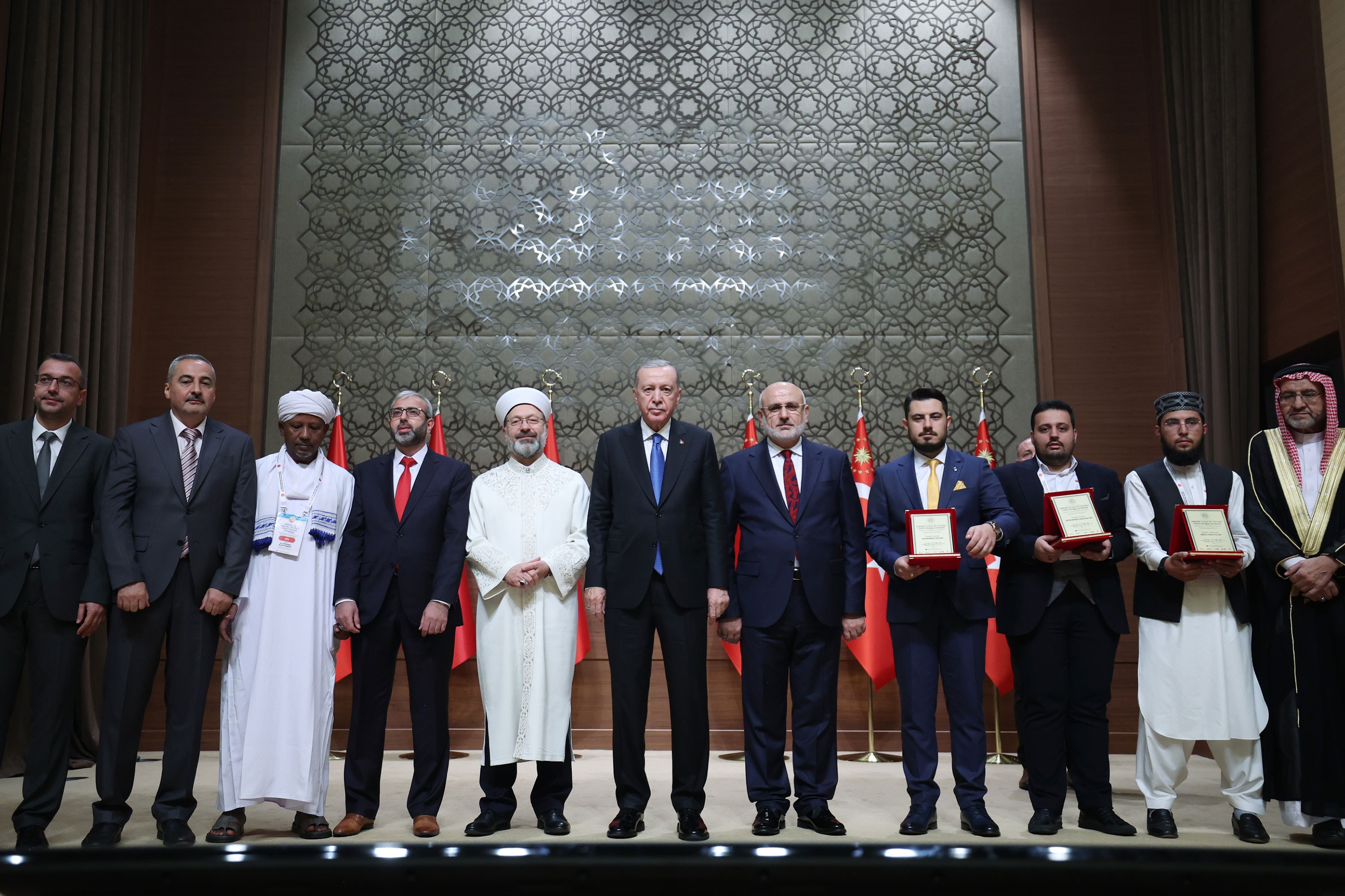 Erdoğan, 9'uncu Uluslararası Hafızlık ve Kur'an-ı Kerim'i Güzel Okuma Yarışması Ödül Töreni'nde