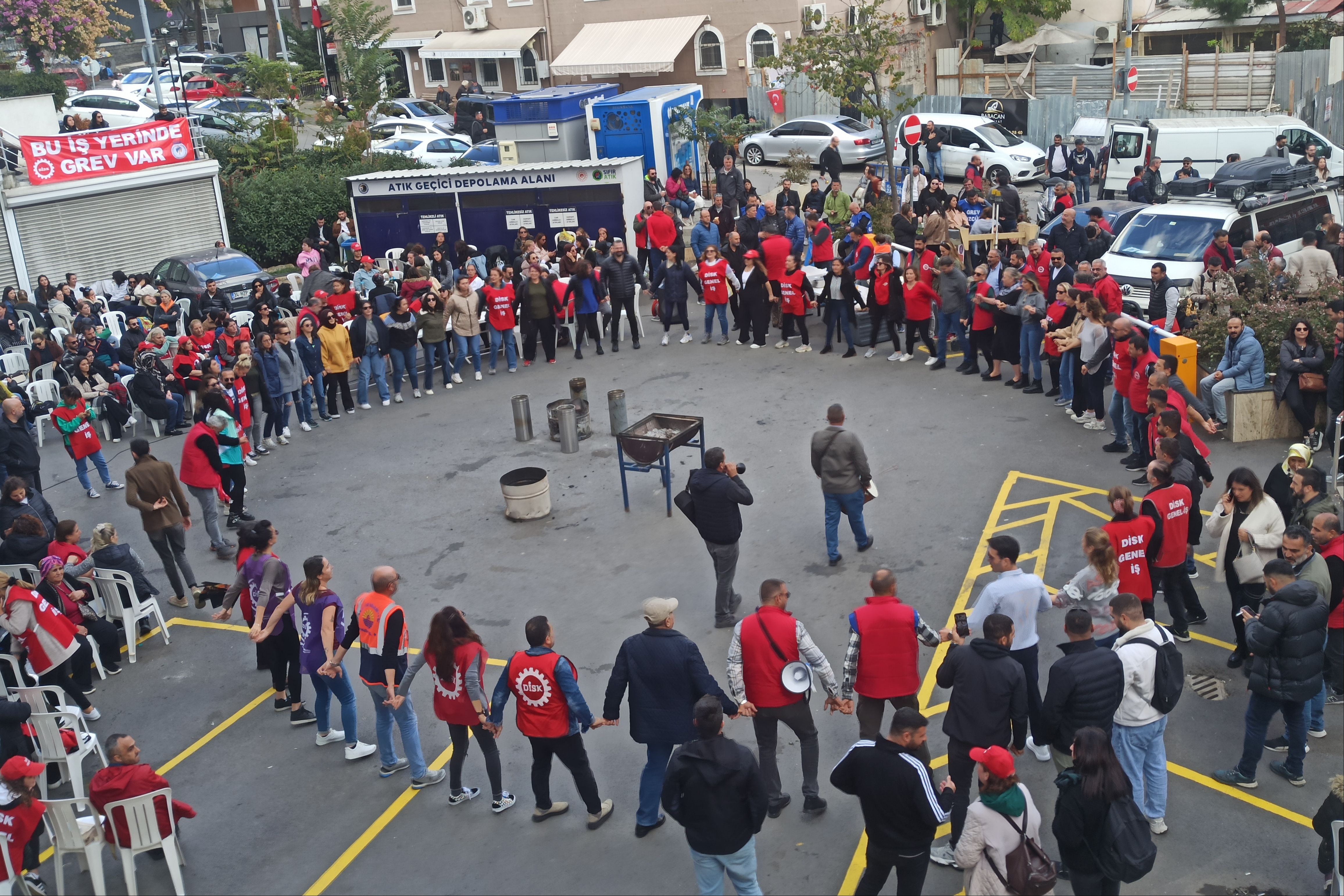 Kartal Da grev halayındaki maltepe beşiktaş ve kartal belediyesi işçileri