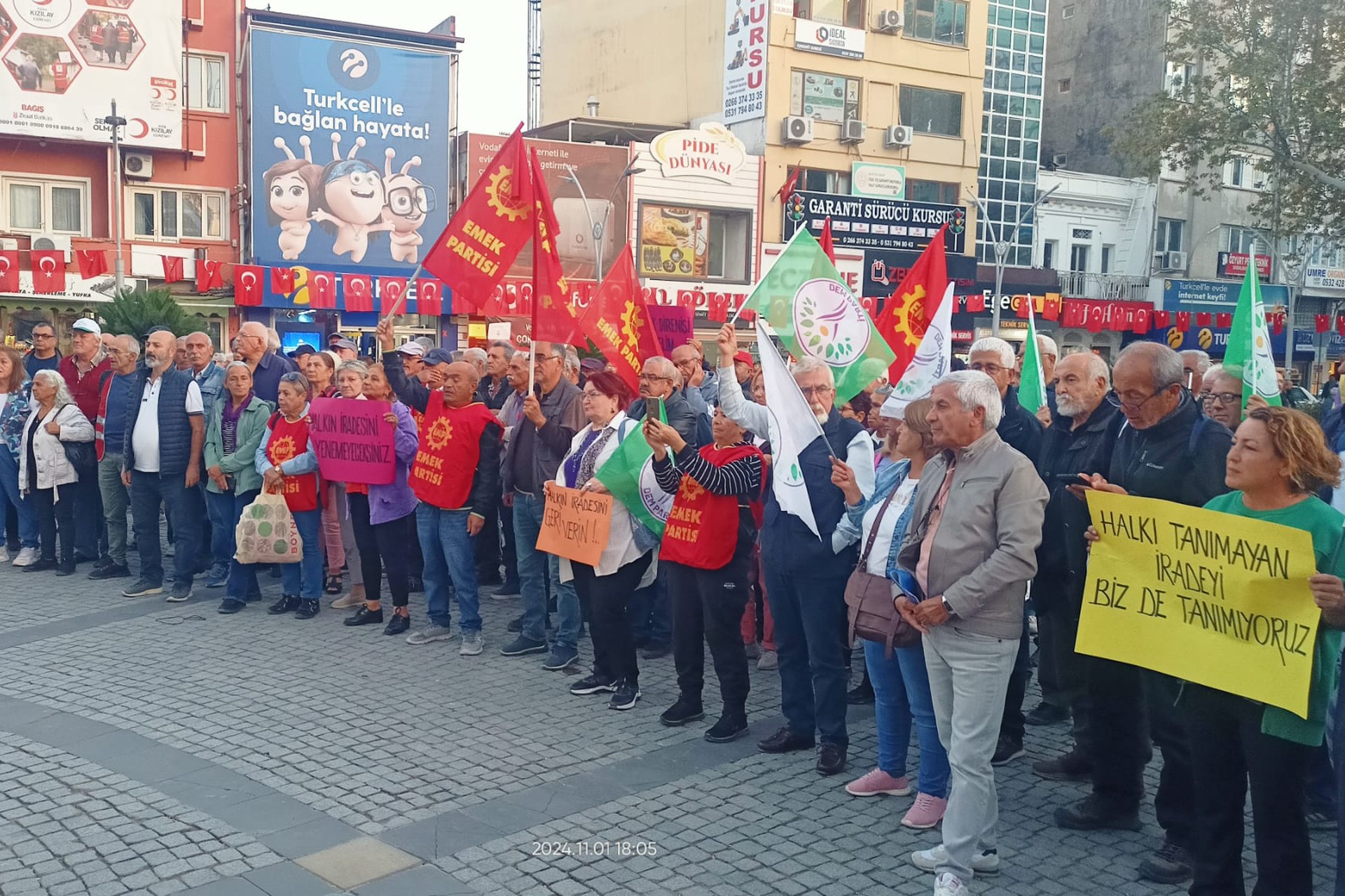 Balıkesir'de Esenyurt belediyesine kayyum atanması  protesto edildi 