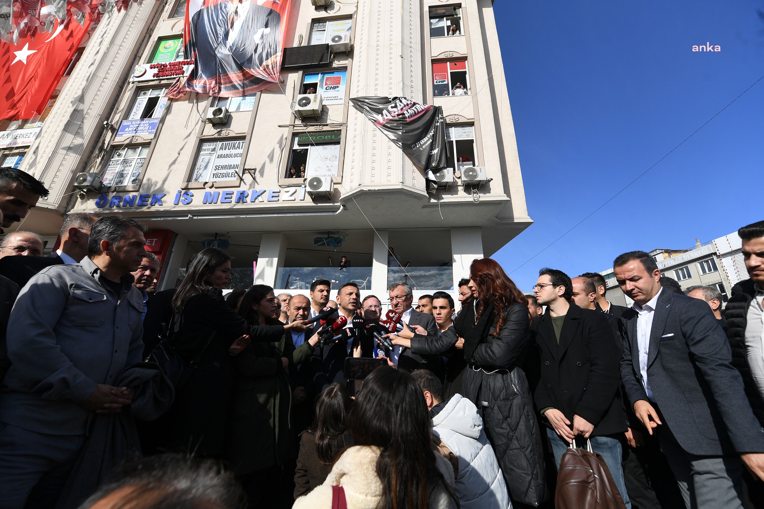 Esenyurt'ta 'Demokrasi Nöbeti'