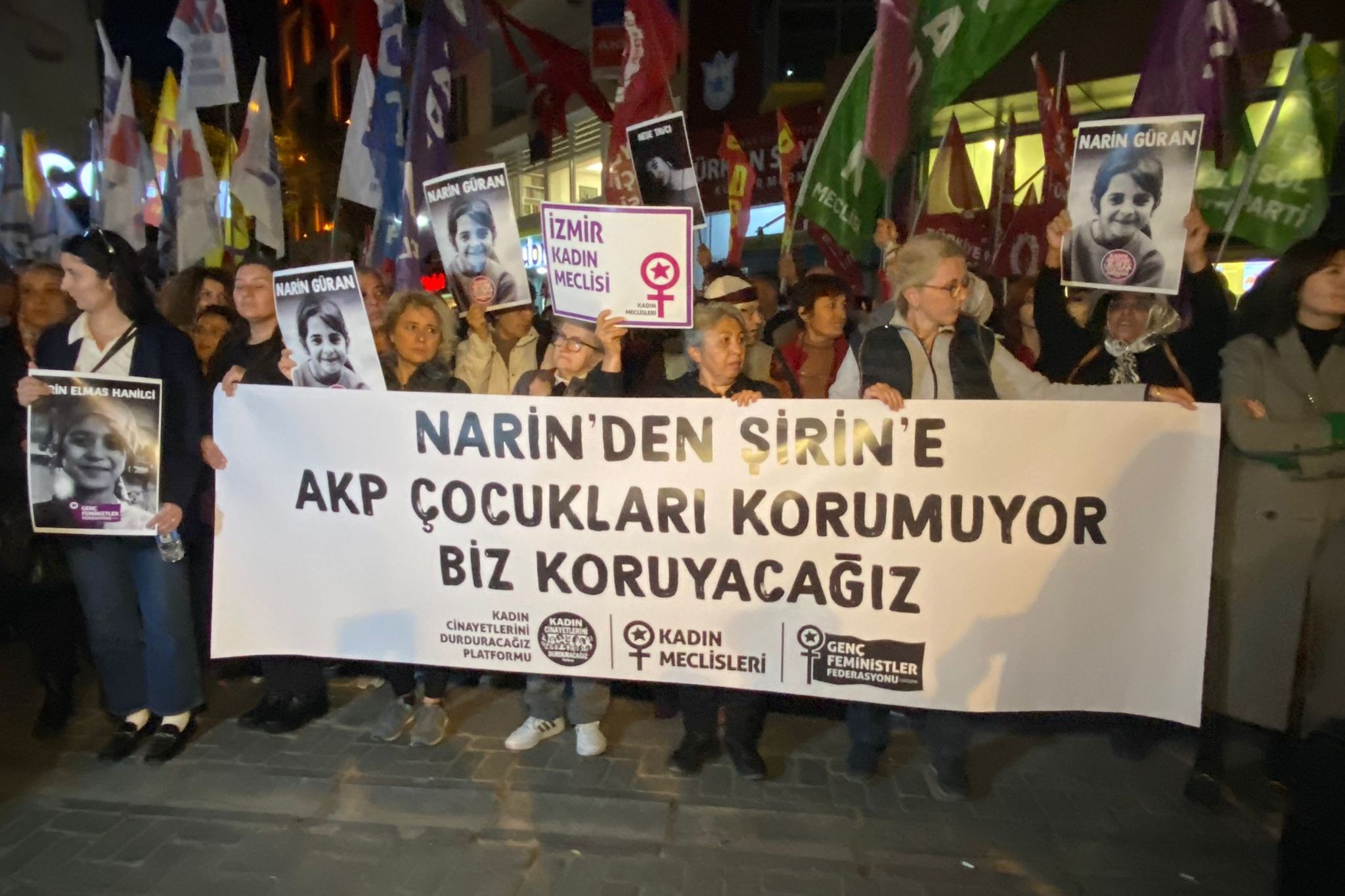 İzmir'de kadınların yaptığı eylem