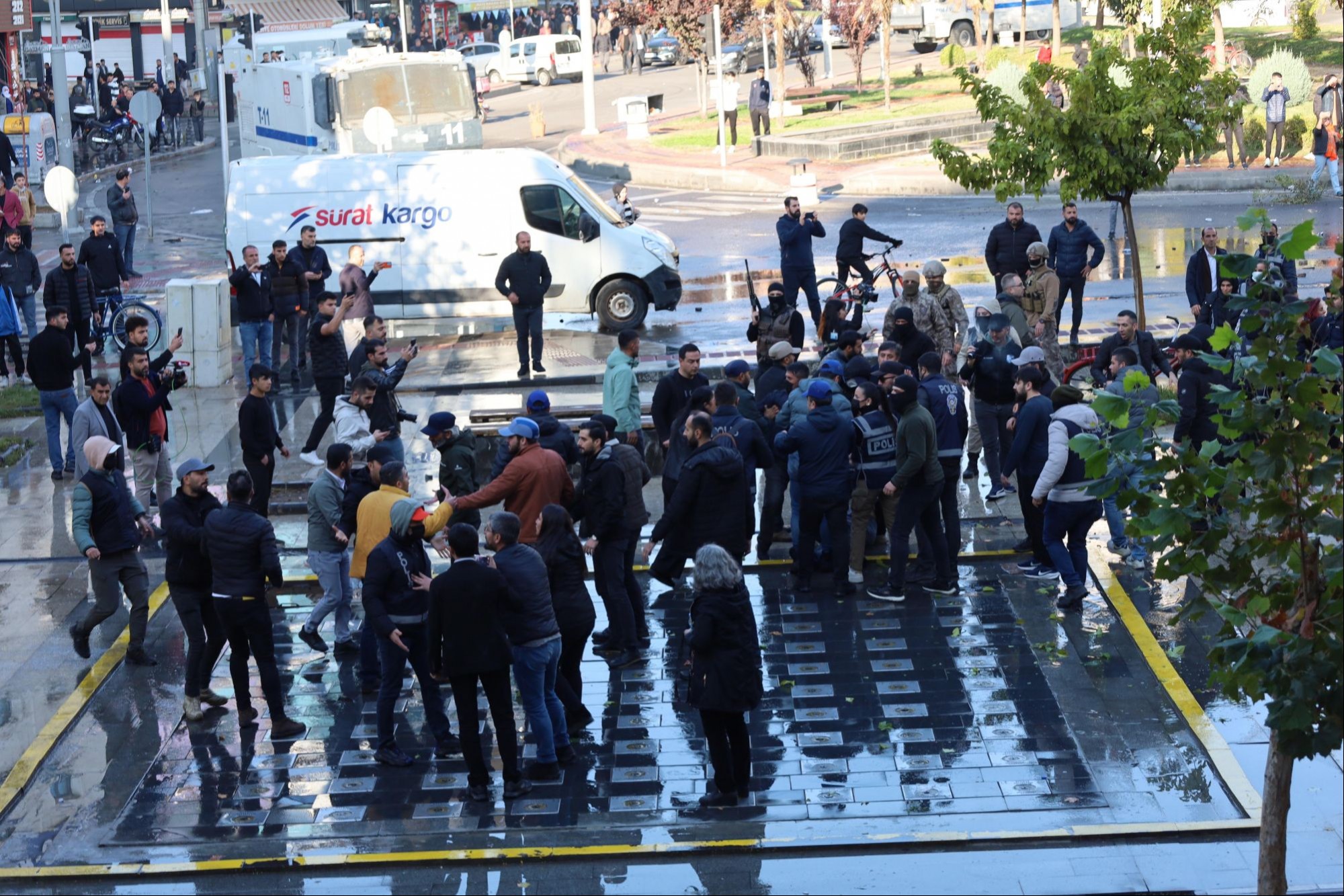 Batman'da polisin eylemlere müdahalesi