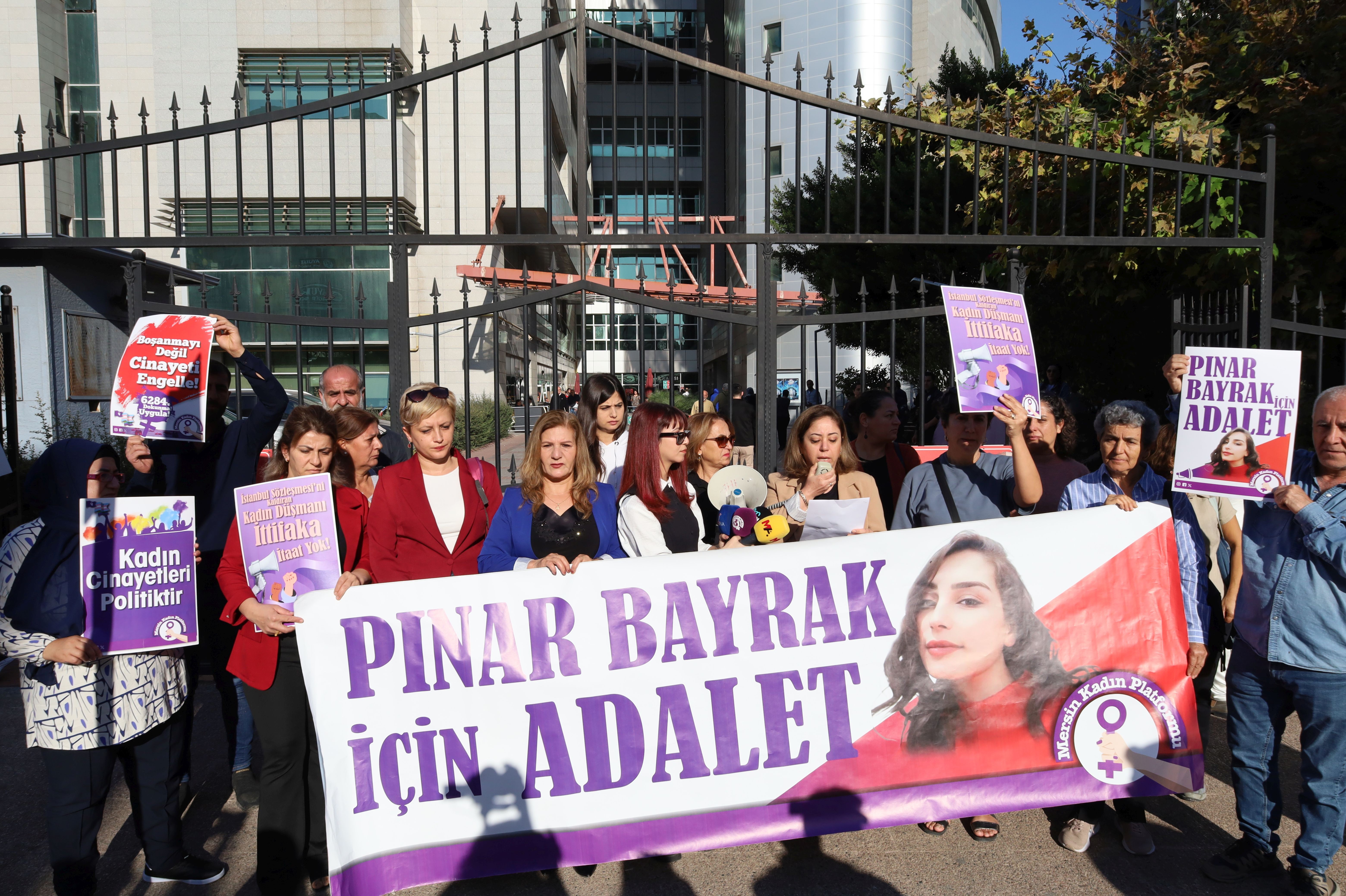 Katledilen Pınar Bayrak için duruşma öncesi kadınlar açıklama yaptı