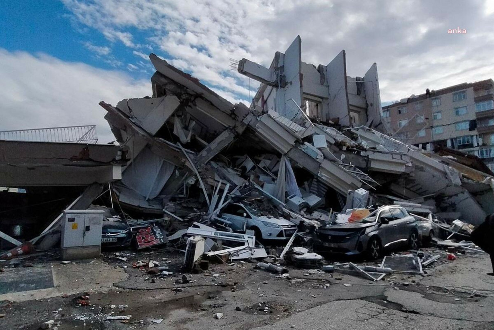 Deprem bölgesinde mücbir sebep kalktı, haciz yağmuru başladı