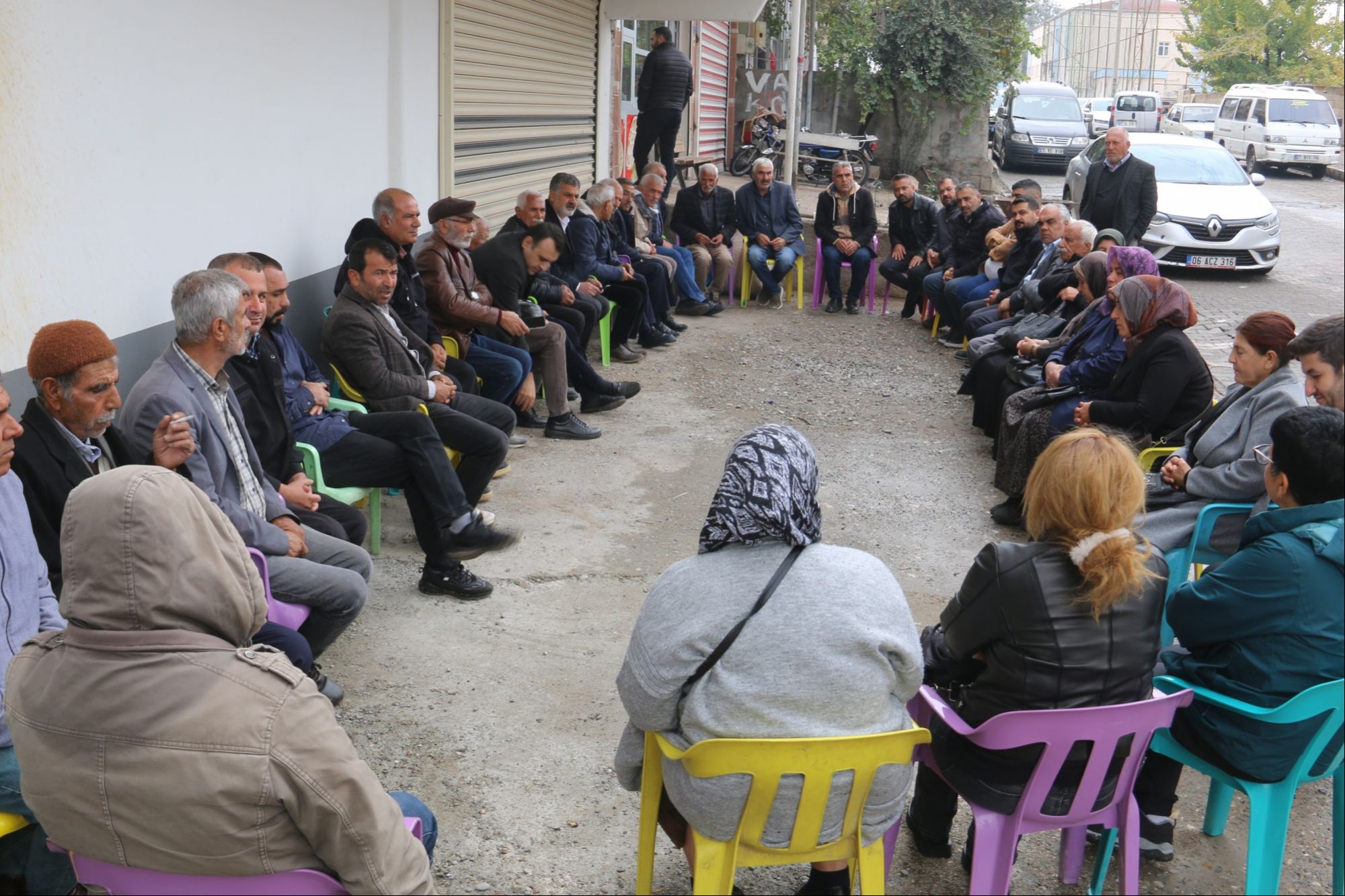 Halfeti'de kayyım protestosu.