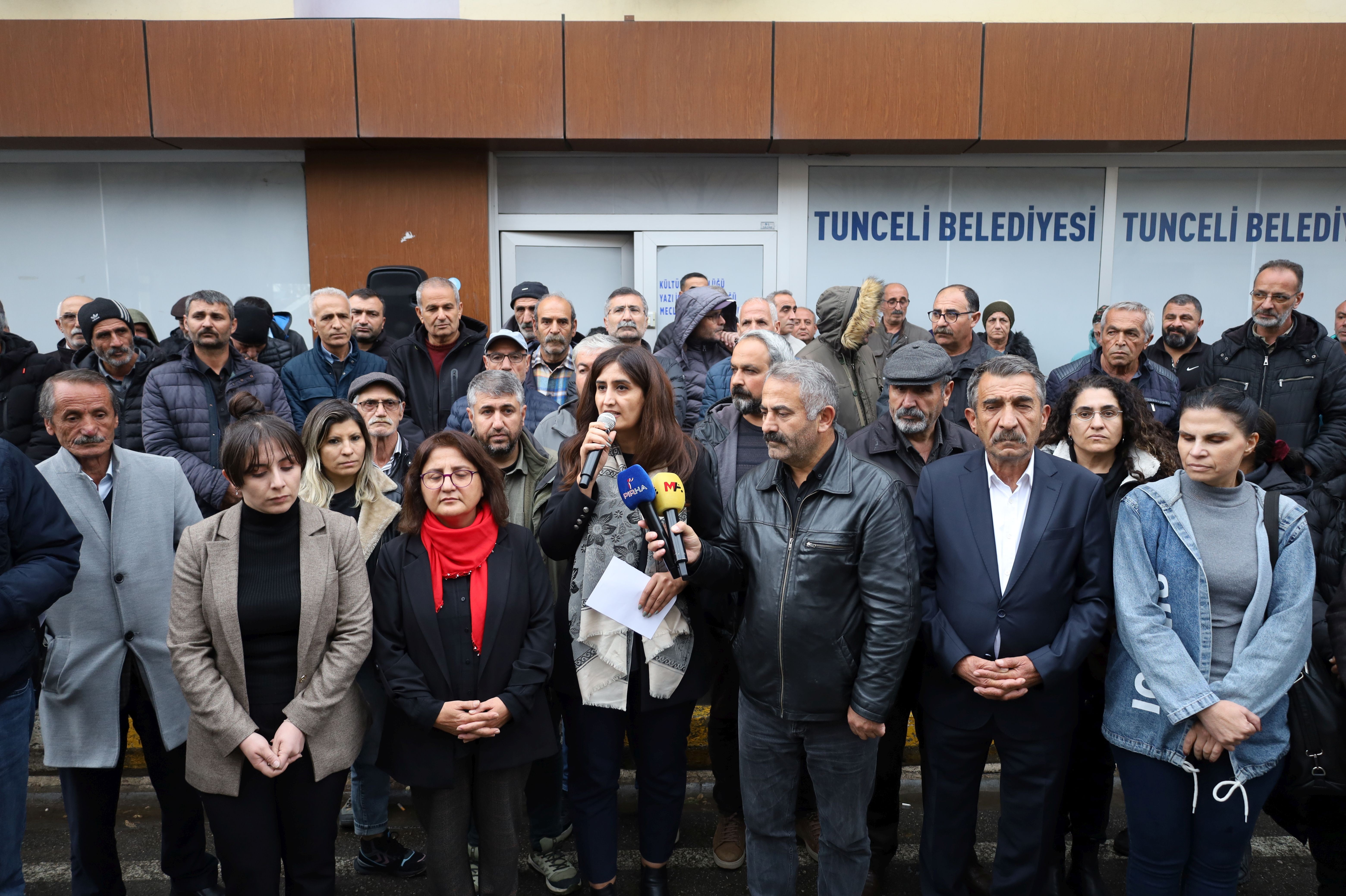 Dersim’de belediye başkanına verilen ceza protesto edildi