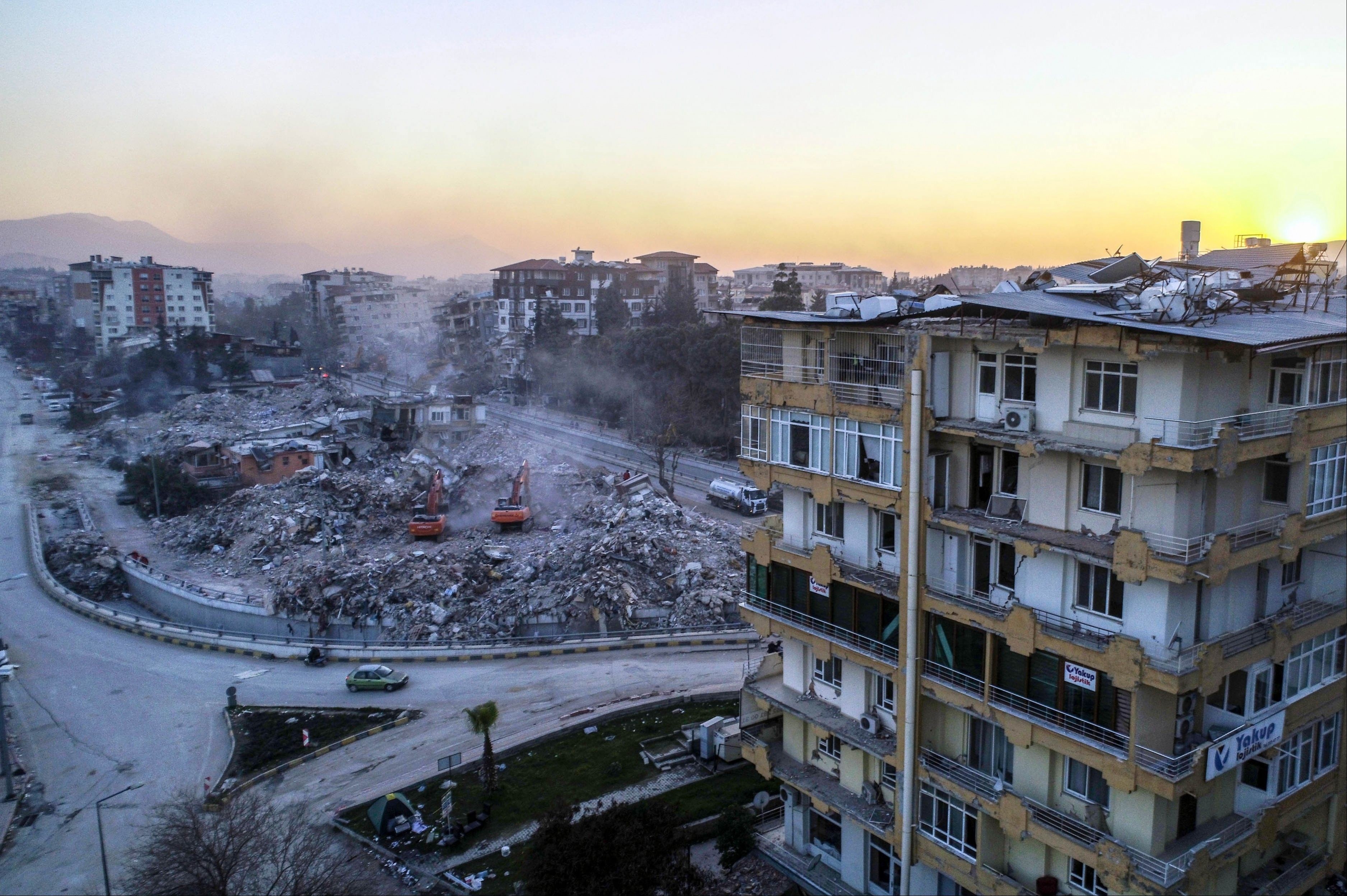 Deprem yıkıntıları 