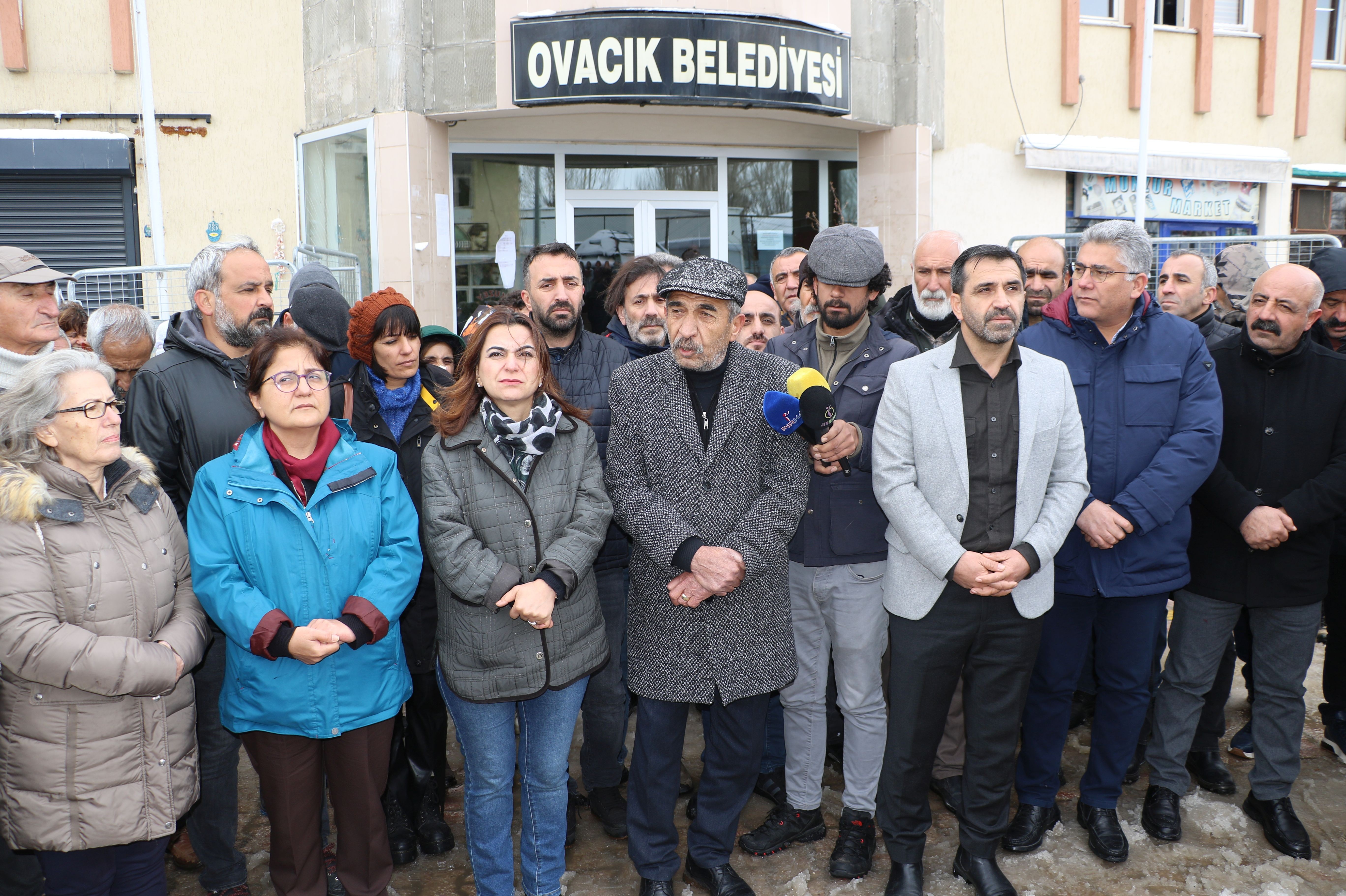 Dersim İttifakından yerine kayyım atanan Sarıgül’e destek ziyareti