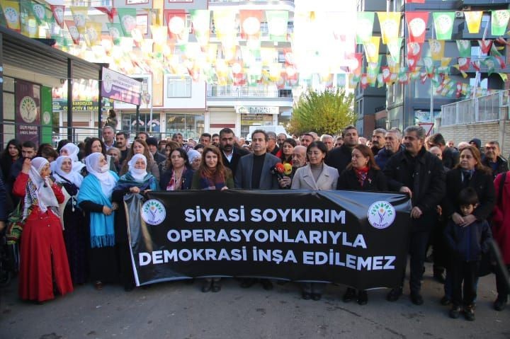 Gözaltılar protesto edildi