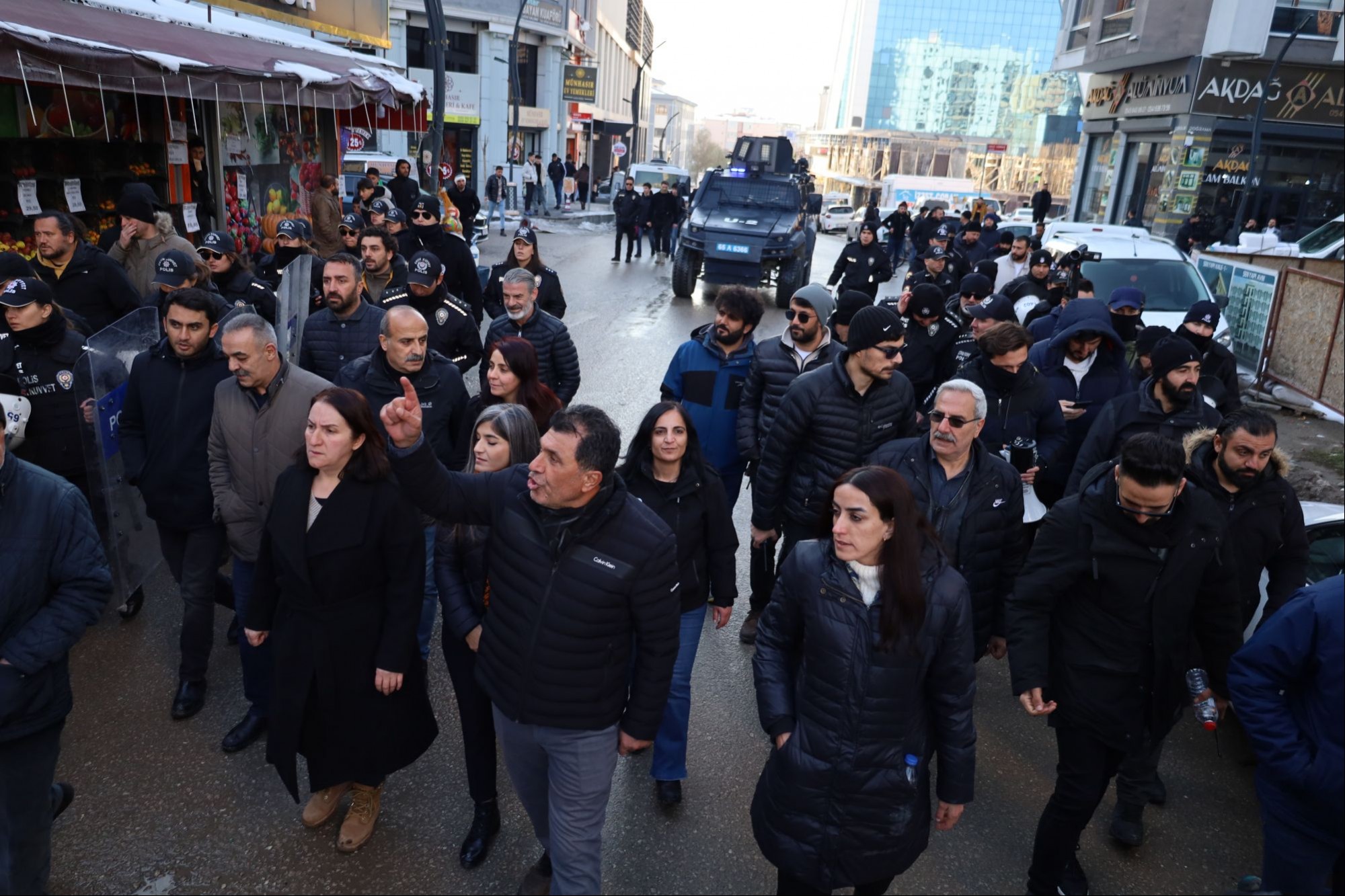 Van'da yapılan kayyım protestosu.