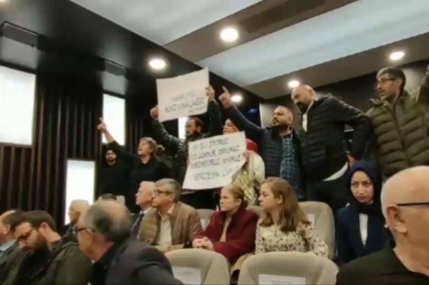 Kent Aş. işçilerinden protesto