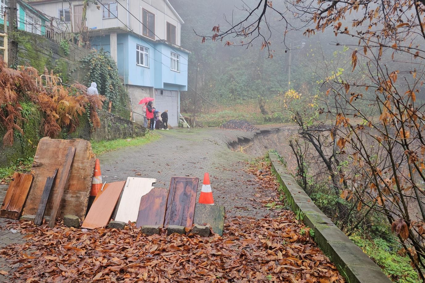 Zonguldak'ta heyelan yaşanan yol