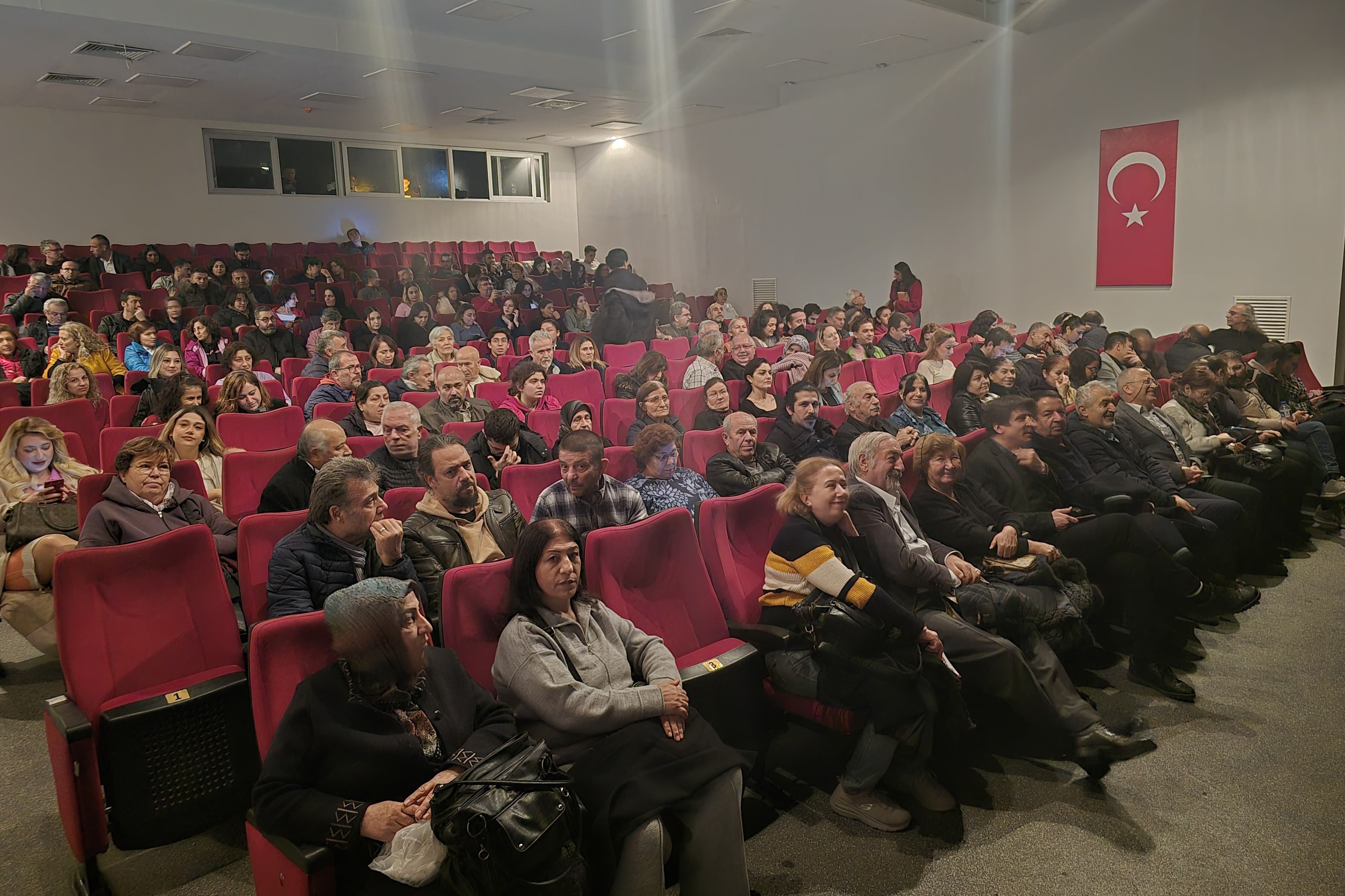 Denizli’de Evrensel'le dayanışma etkinliğinde Ahmed Arif'in hayatı izleyiciyle buluştu 