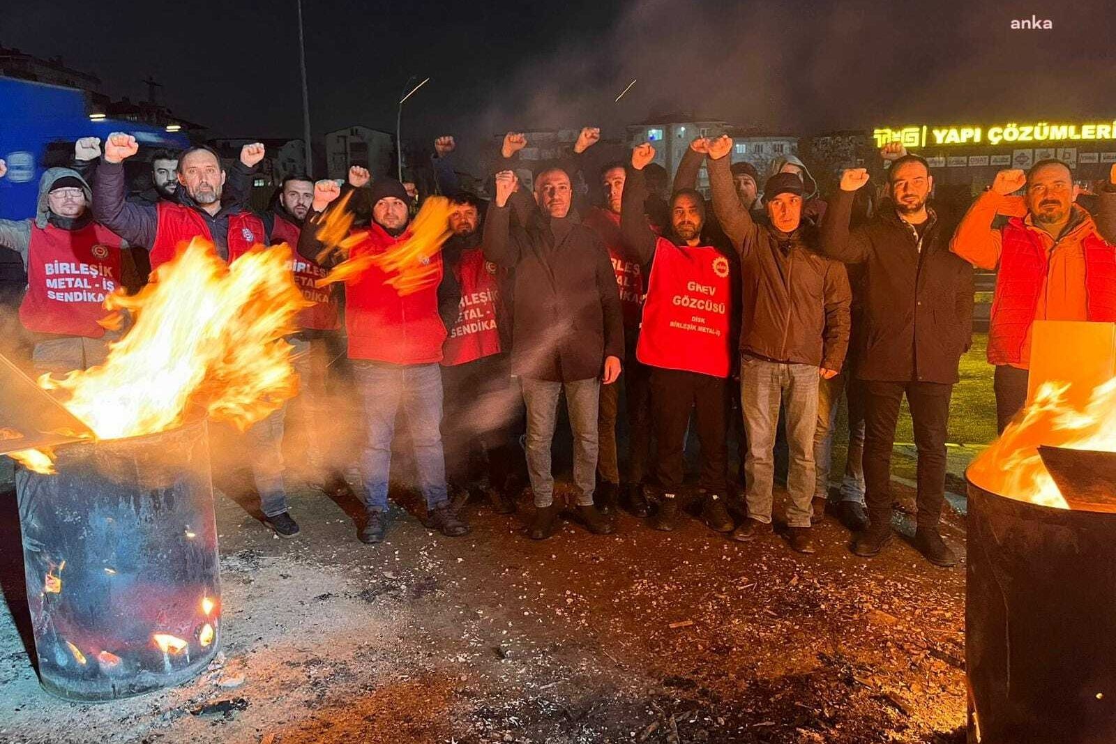 Grevdeki metal işçileri.