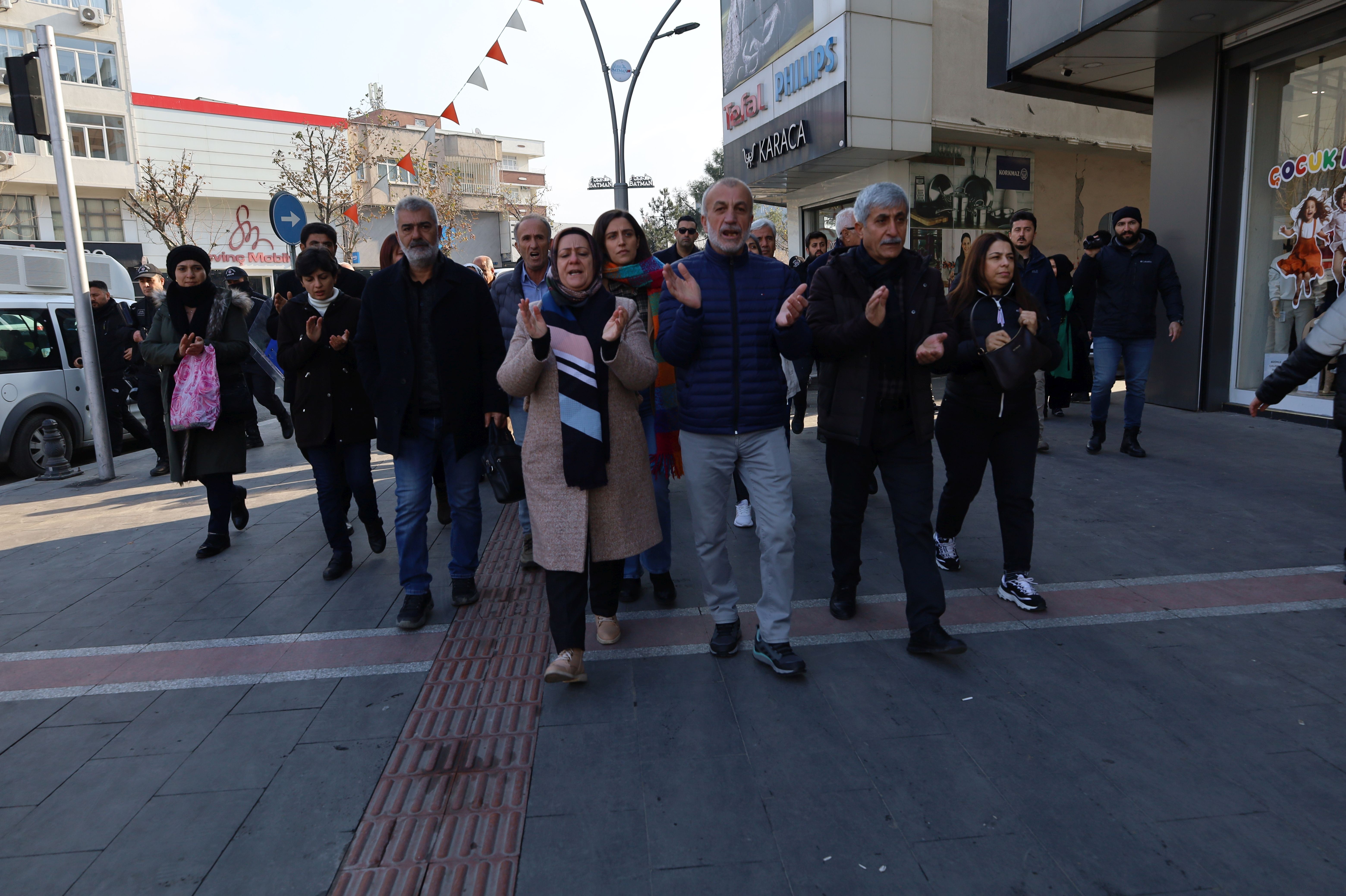 Batman'da yürüyüşe polis engeli