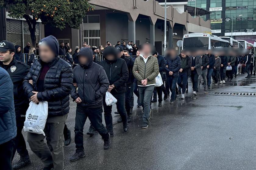 Mersin'de gümrük operasyonunda gözaltına alınanlar