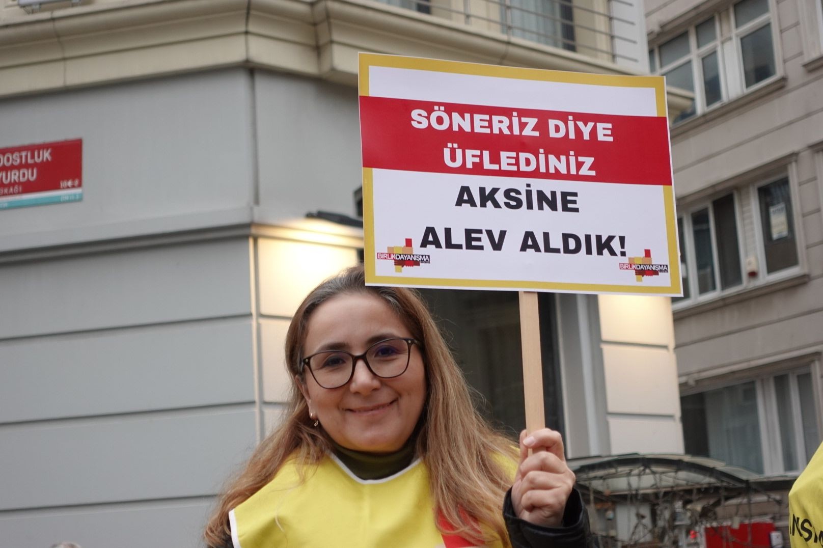 eziyet yönetmeliğine karşı eylem