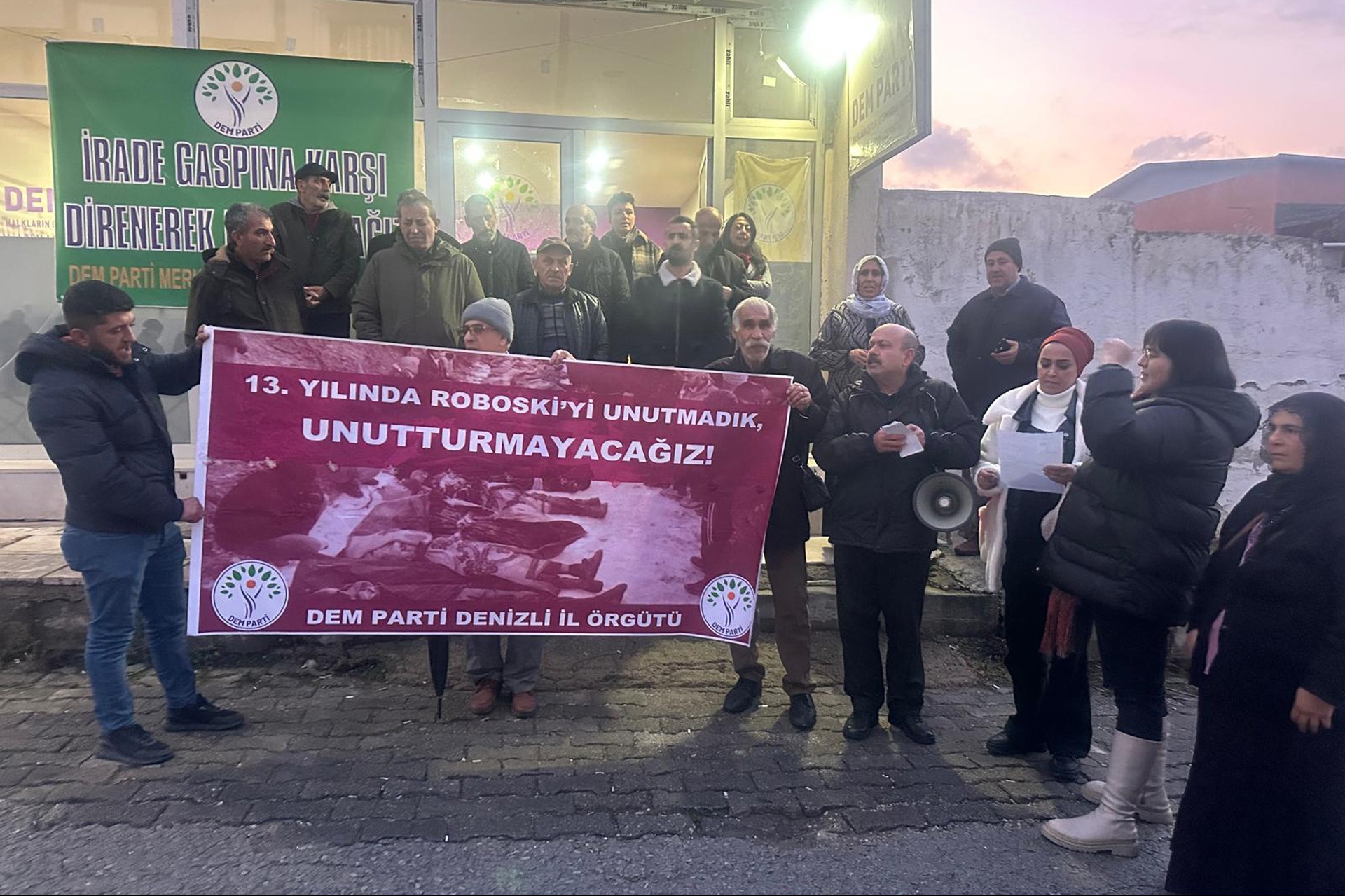 DEM Parti Denizli  Roboski'de katledilenleri andı 