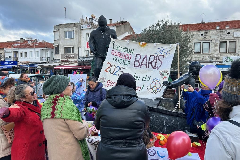 Foça Barış Kadınları, geleneksel olarak her yıl gerçekleştirdikleri yeni yıl etkinliği