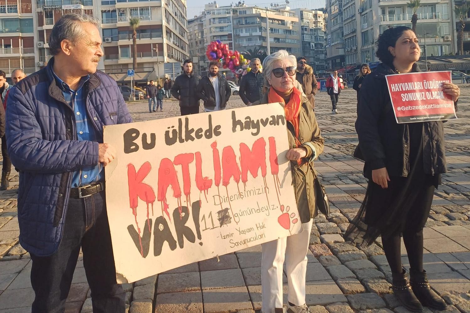 İzmir'de hayvan katliamına karşı eylem