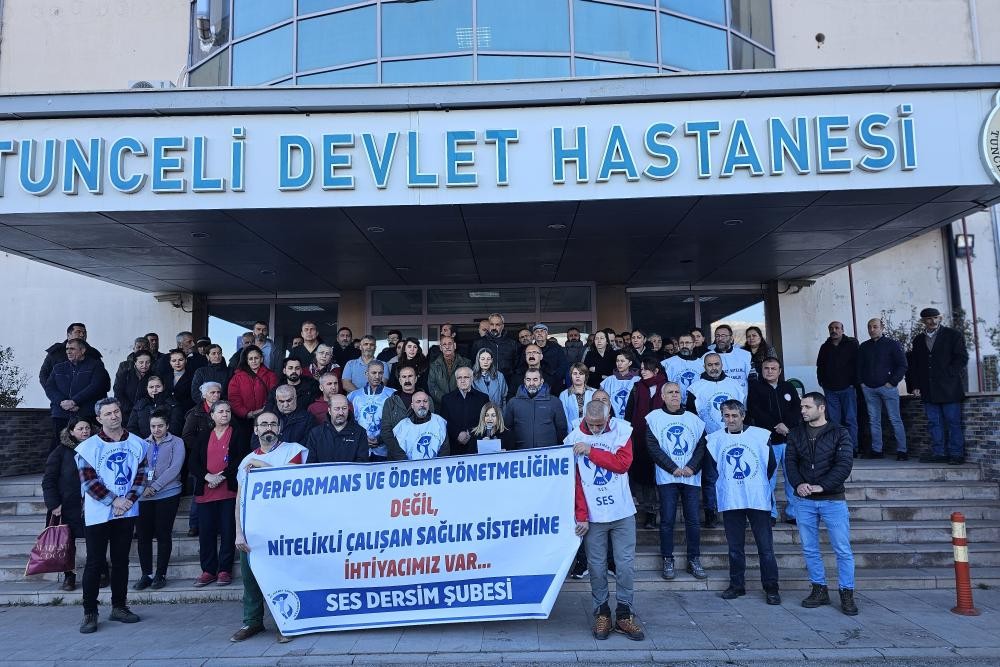 Dersim'de sağlık emekçilerinin eylemi