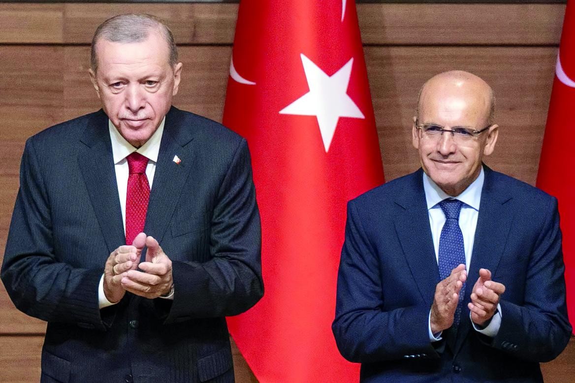 Cumhurbaşkanı Tayyip Erdoğan ve Hazine ve Maliye Bakanı Mehmet Şimşek