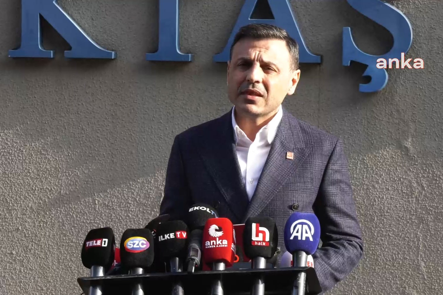 Özgür Çelik açıkladı: Beşiktaş'a CHP'li meclis üyelerinden başkan vekili seçilecek