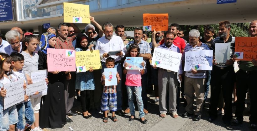 İzmir'de kurumlardan ortak açıklama: Mültecileri kaçakçılara terk etmeyin