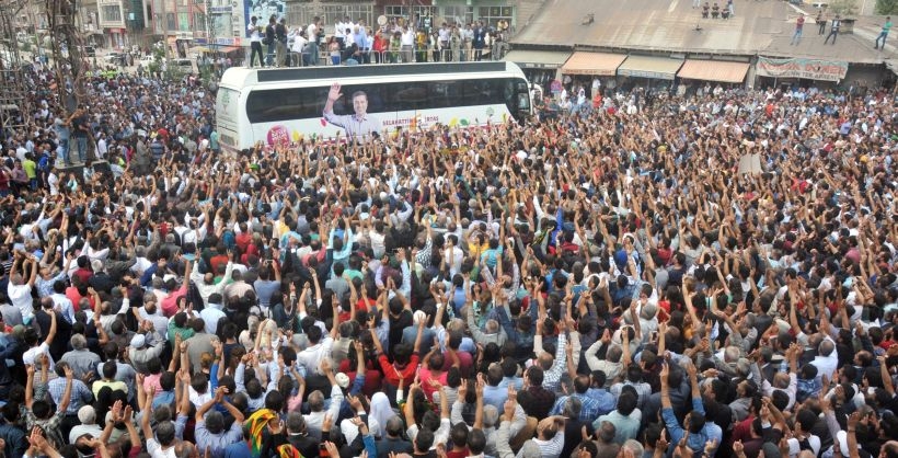 Demirtaş'tan sendikalara ve TOBB'a: Sarayın talimatıyla hareket etmeyin, barış deyin