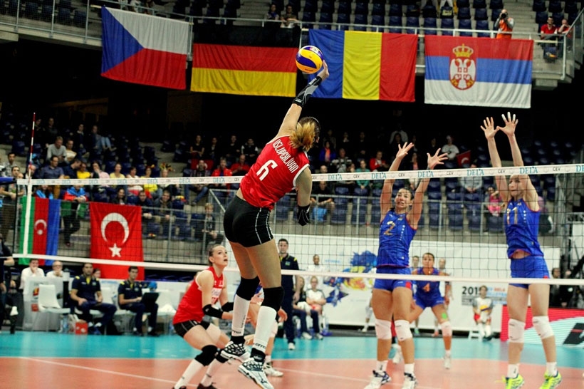 A Milli Kadın Voleybol Takımı Avrupa Şampiyonası'na galibiyetle başladı