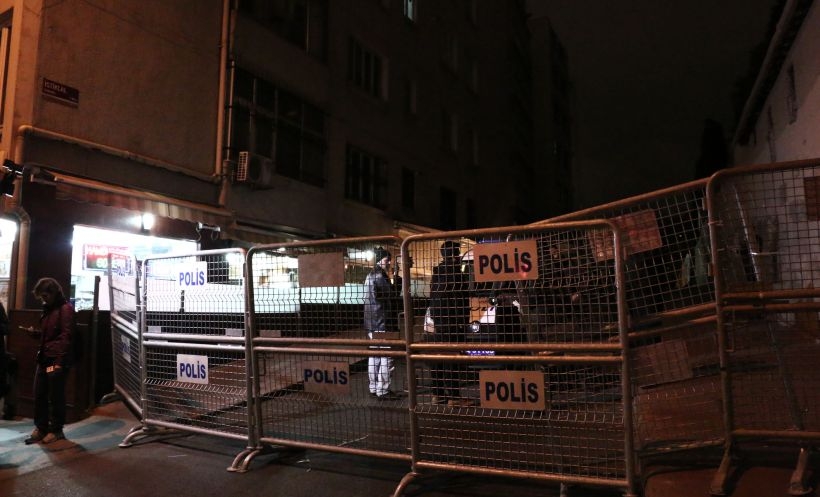 Polis, Cumhuriyet gazetesinin bulunduğu caddeyi kapattı