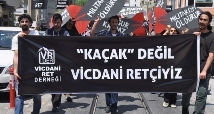 'Ya zorunlu askerlik kalksın ya da vicdani ret hakkı tanınsın'