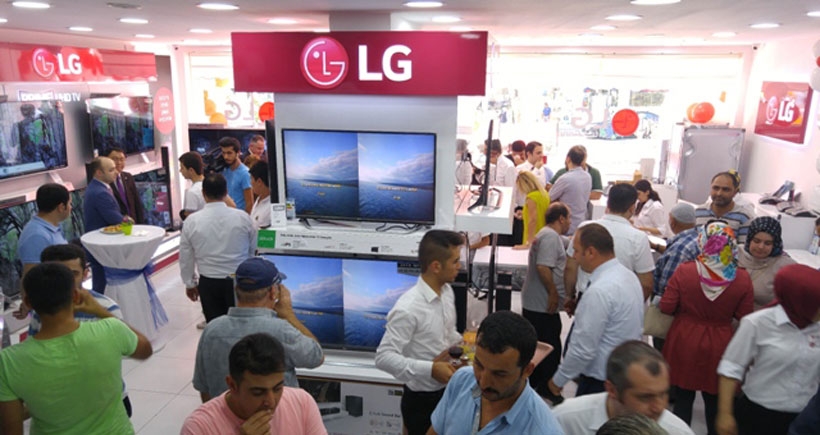 LG yeni yıla kıyımla girdi