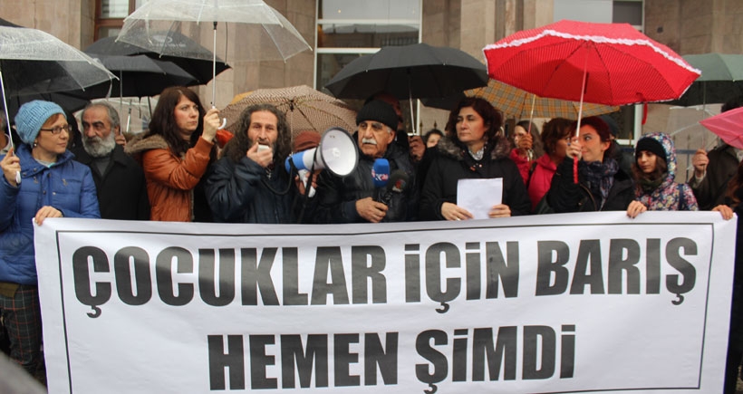 ‘Ölen çocuklar insanca bile defnedilmiyor’