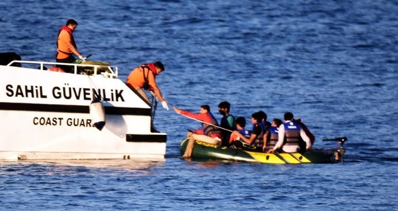 Dikili ve Altınoluk'ta 2 mülteci mülteci teknesi battı: 23 mülteci hayatını kaybetti