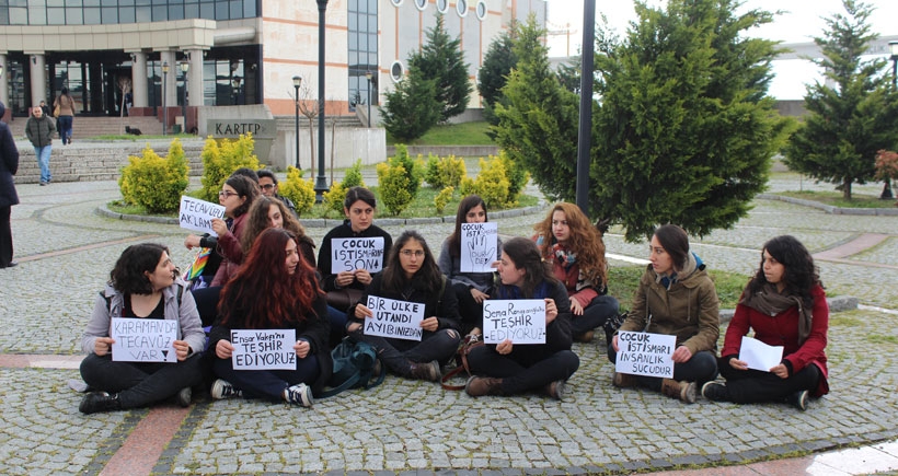 KOÜ’de kadın öğrencilerden Ensar Vakfı eylemi!