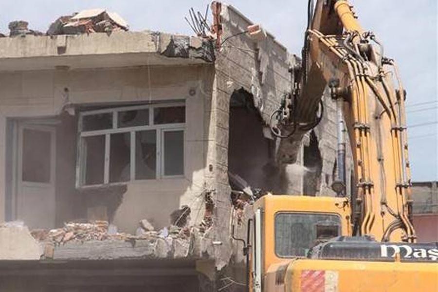 Cizre'de karardan 10 gün sonra yıkım durduruldu