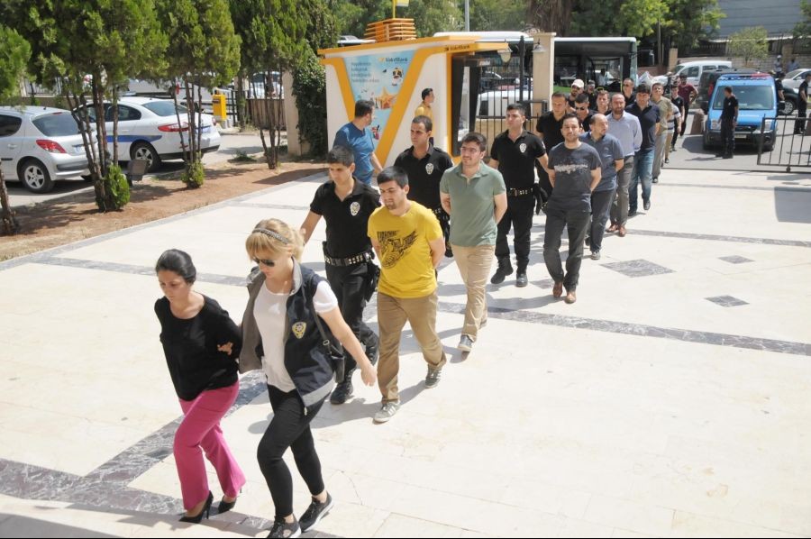 Urfa'da 35 polis tutuklandı