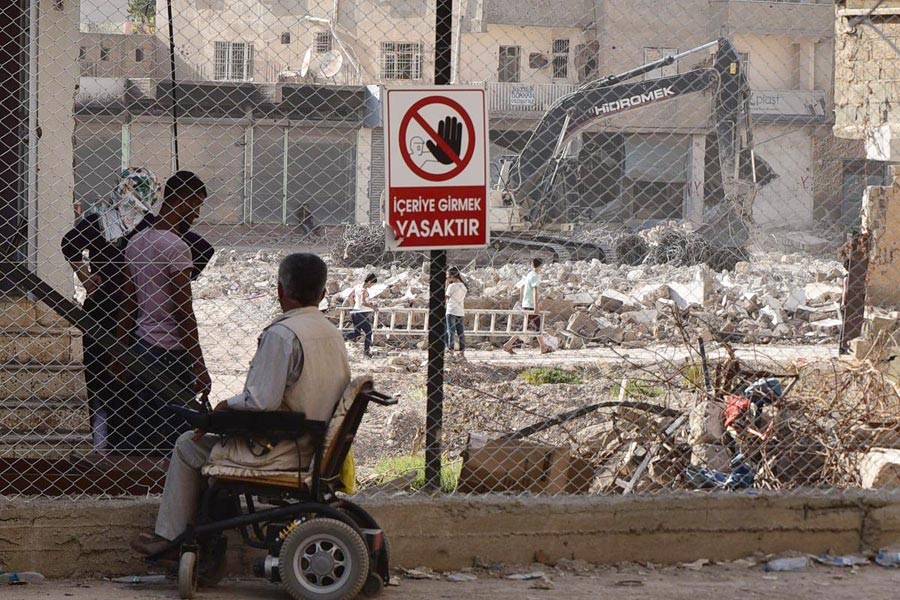 Nusaybin: Tel örgülerin ardında yakılıp yıkılmış bir kent