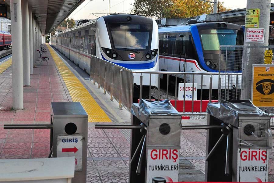 İzmir'de iş cinayeti: Bakım yapan işçiye tren çarptı